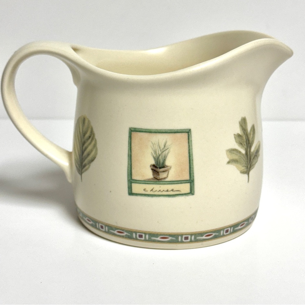 Pfaltzgraff 7” Large Naturewood 24oz Stoneware Pitcher Gravy Syrup Herb Garden